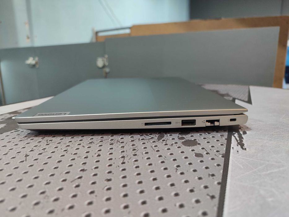 Ноутбук офисный Lenovo ThinkBook i5-1235U