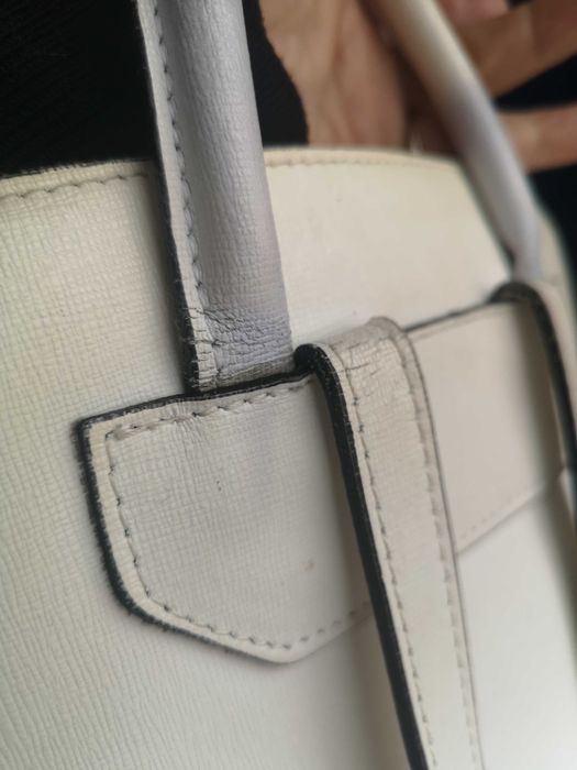 Бяла кожена раничка Tuscany leather дамска чанта употребявана