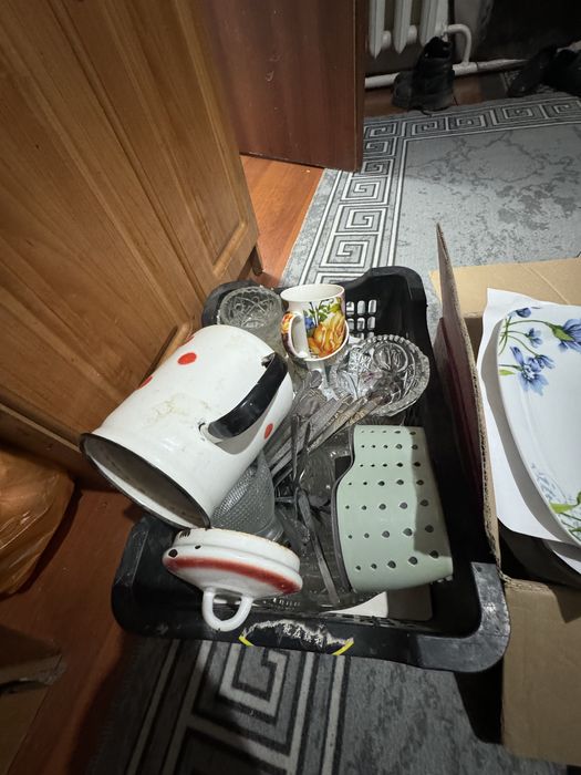 Ыдыстар қолданылған сынбаған бүтін