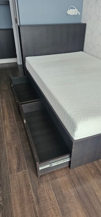 Кровать зеркало тумба