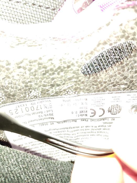 Кънки за лед и каска