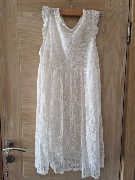 Бяла лятна рокля