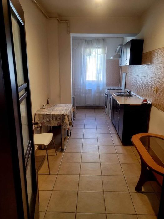 Închiriere apartament 3 camere