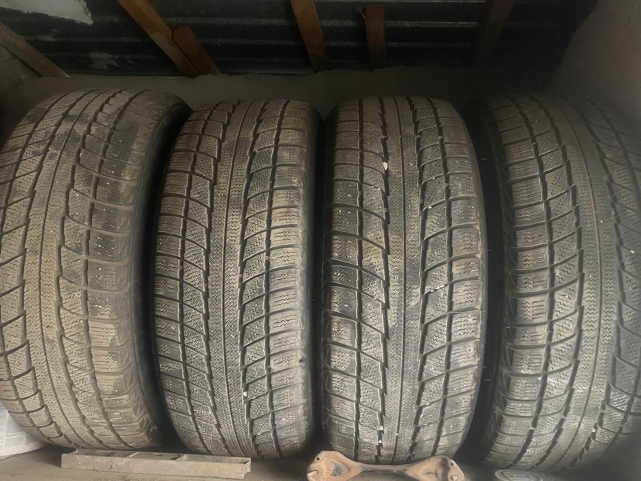 продам резину на липучках 215/55/17