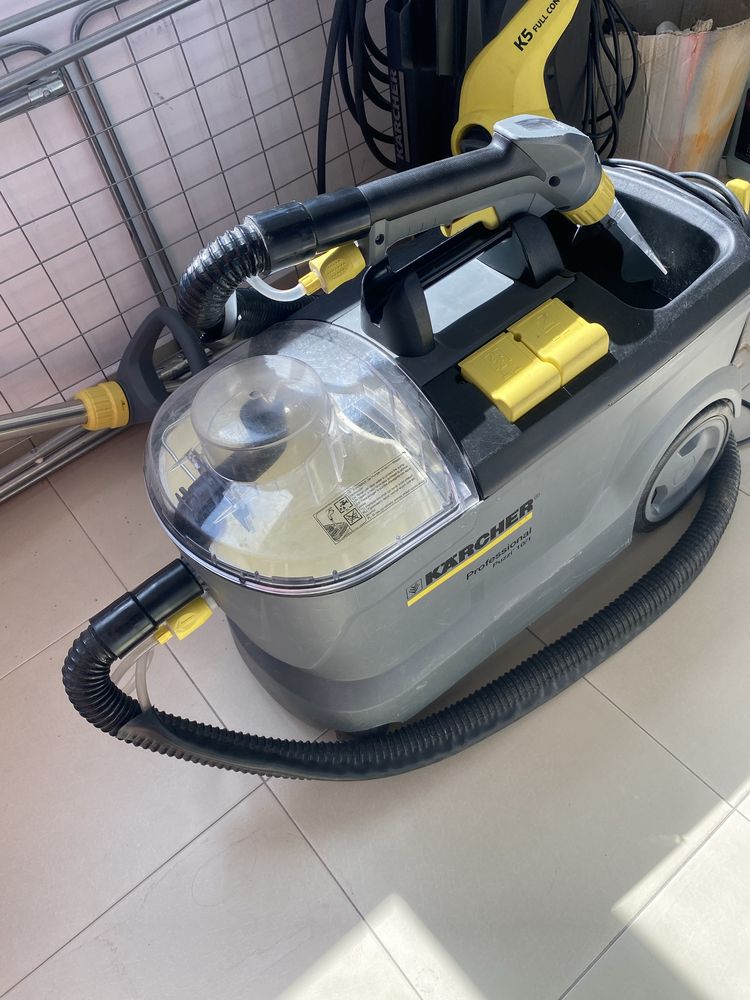 Aspirator cu spalare Karcher Puzzi 10/1