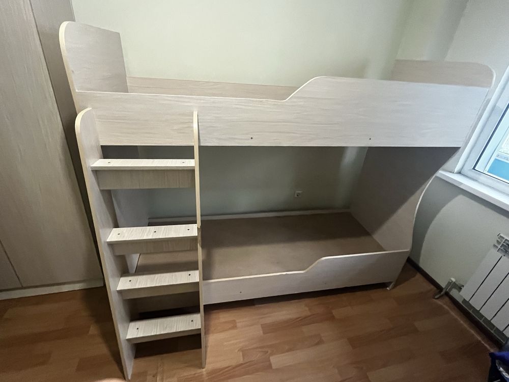 Продам 2-ярусную кровать