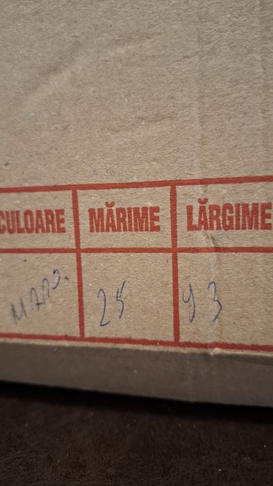 Vând bocanci militari