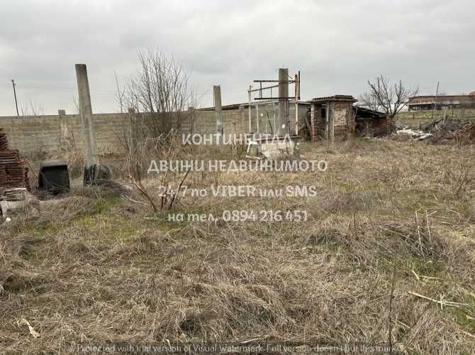 код.62560. Стара запусната къща тухла и бетон 50м2 в двор 630м2.