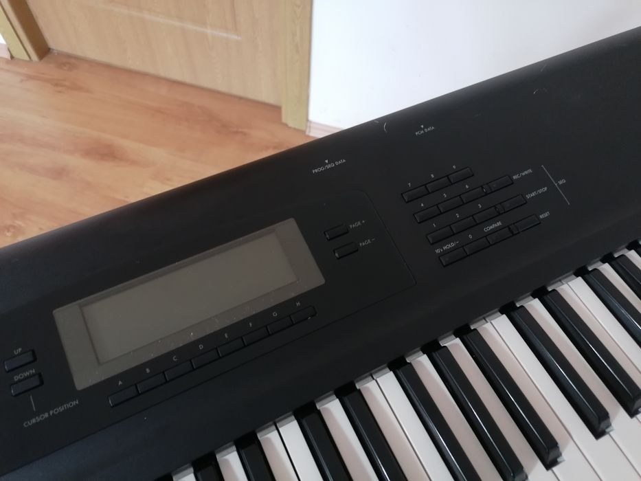 KORG 01/W sintetizator orga pian midi controller