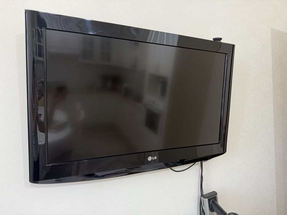 Продам бу телевизор LG в хорошем состоянии