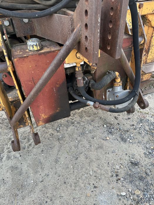 Brat excavator tractor