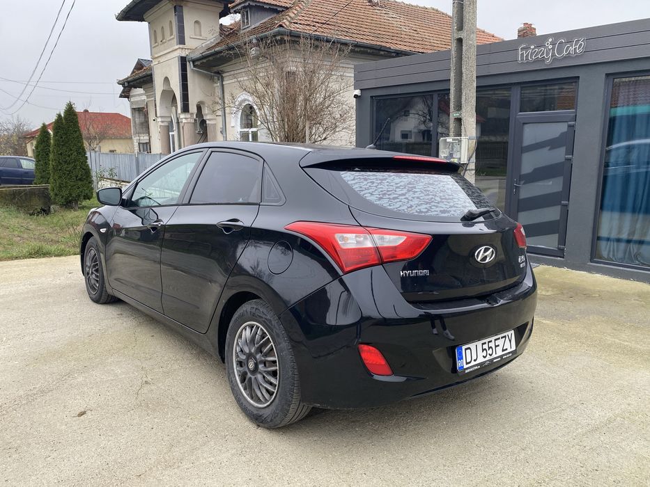 Hyundai i30 1.4 crdi 90cp