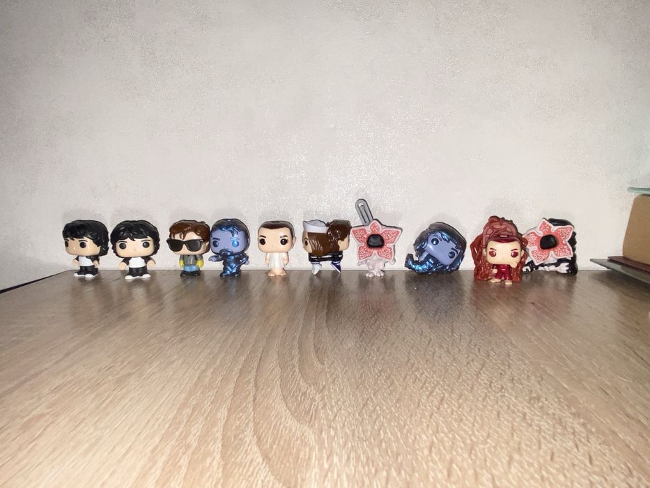 Продаю осд киндер игрушки