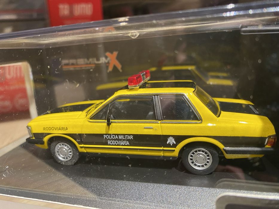 PREMIUM X FORD DEL REY 1982 machetă auto scara 1:43