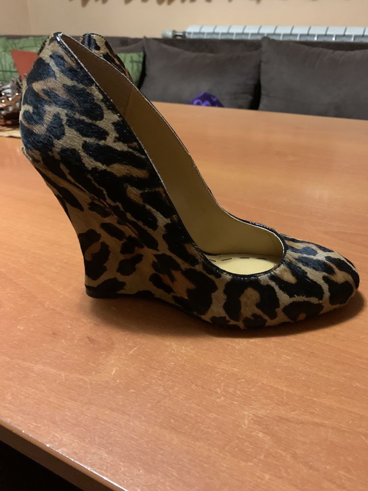 Обуви тигрови с косъм от пони Nine West