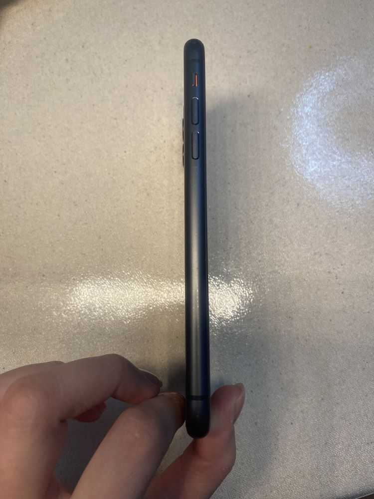Iphone 11 , 64 Gd
