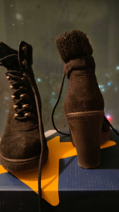 Супер удобни и стилни зимни боти