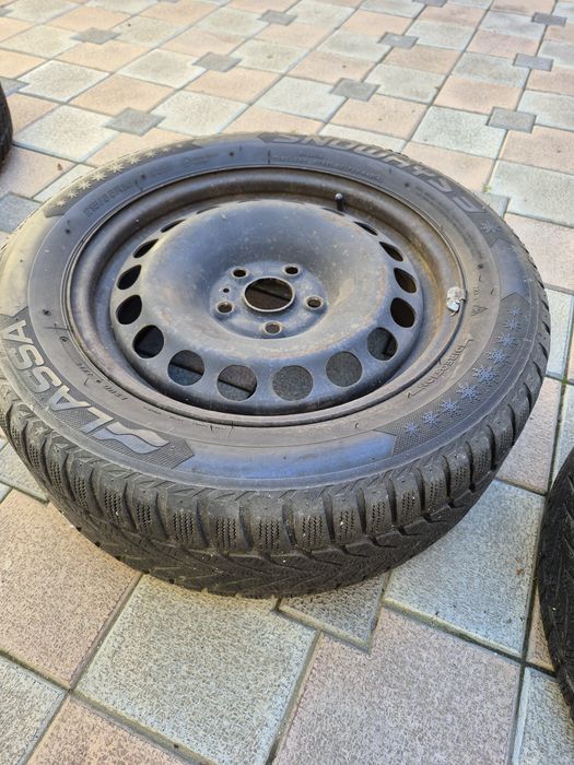 De vânzare: Jenti+anvelope iarna 215/55/16; pat supraetajat!