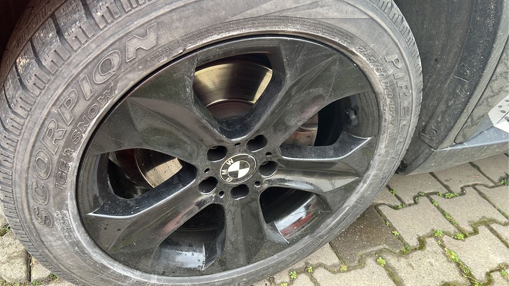 Vand anvelope de iarna cu  jante originale  BMW X6 E71