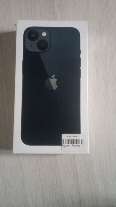 Продаю IPhone 13