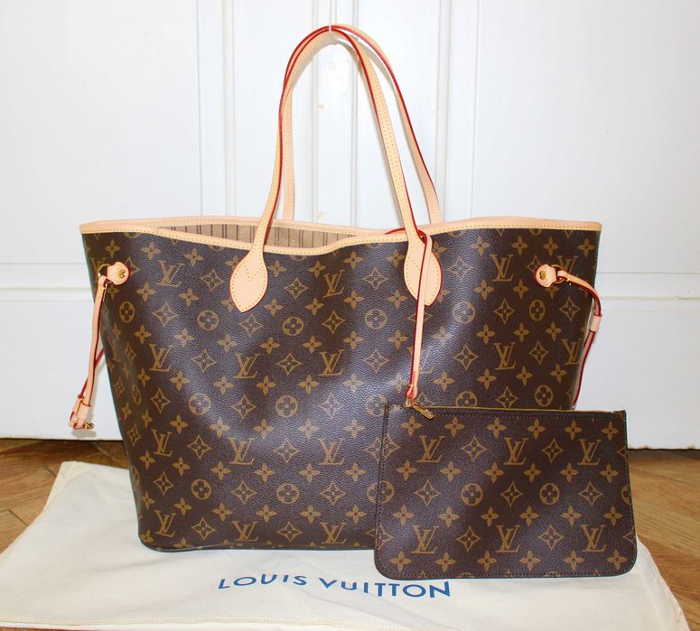 Дамската чанта Louis Vuitton Neverfull