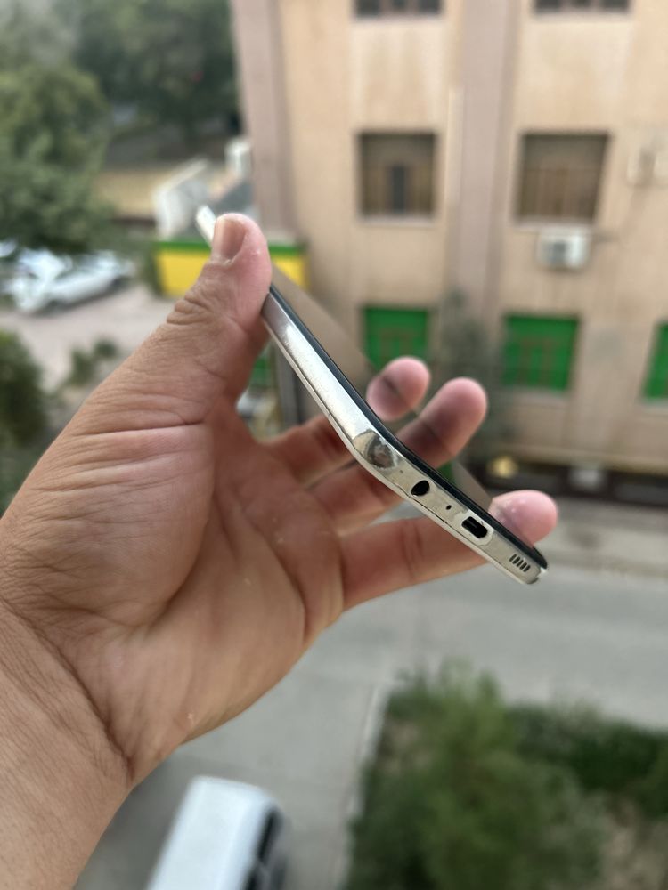 A 32 samsung sotiladi 4/64 gb