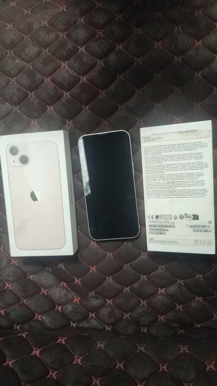 Продам IPhone 13