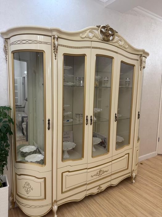Продается сервант