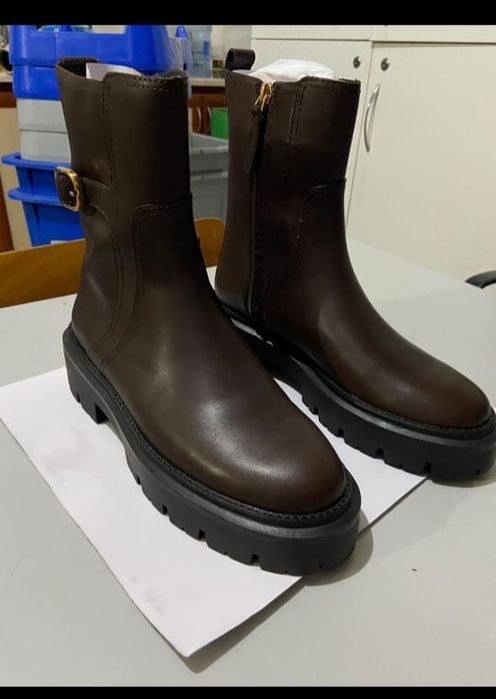 Новые кожаные ботинки Massimo Dutti на массивной подошве.