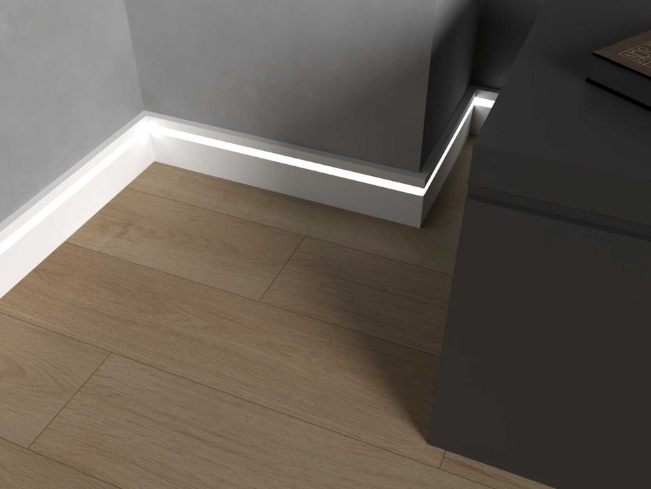 Plinta decorativa din polimer rigid LED