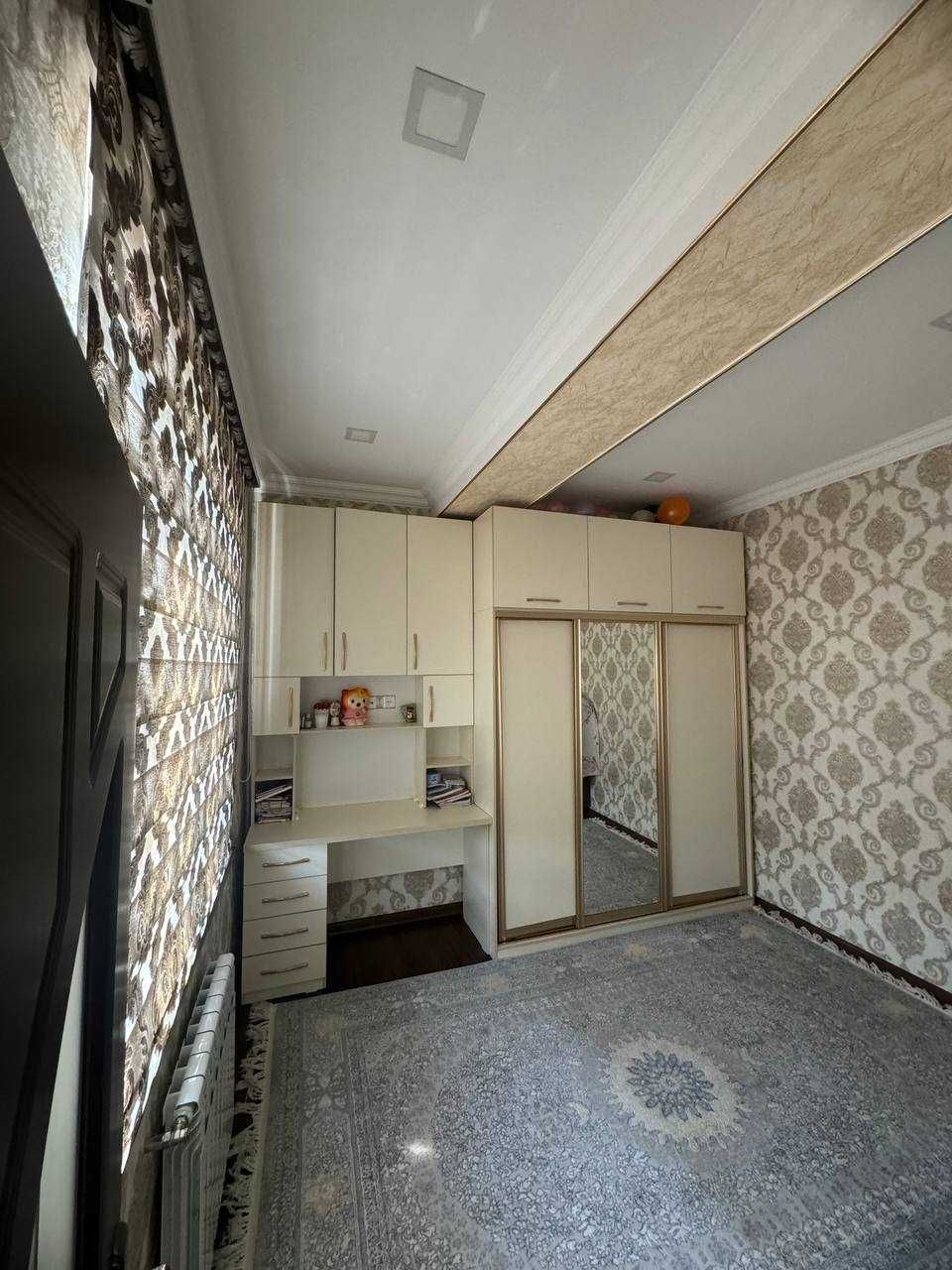 юнусабад чайкане оркасида 3хонали новостройка кадастр бор 3й этаж 90м;
