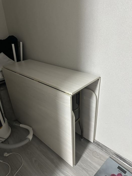 Стол 300/100 сатамын алганыма 2 ай болды почти новый