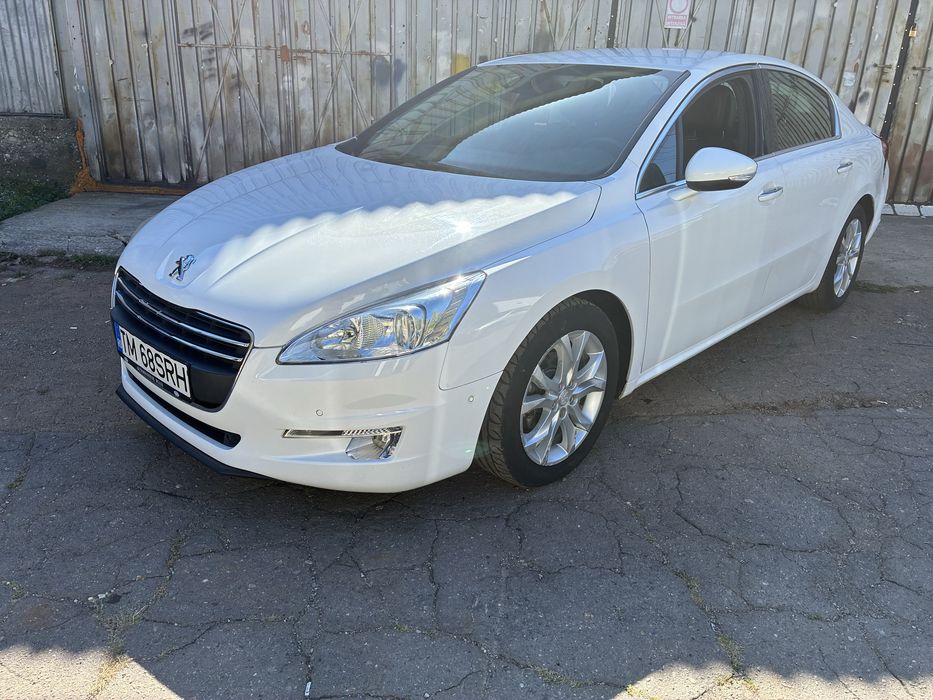 Peugeot avariat,lovit pret fix deplasabil pe ori ce distanța