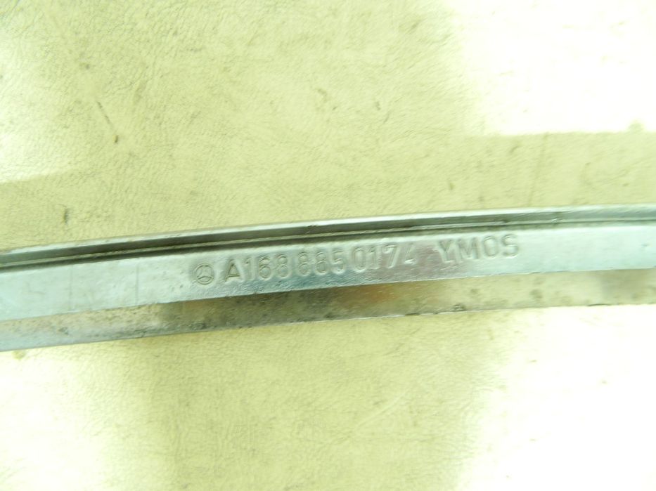 Ornament cromat bara fata - de sub grila radiator, Mercedes A-Class W168, 97-04, A1688850174