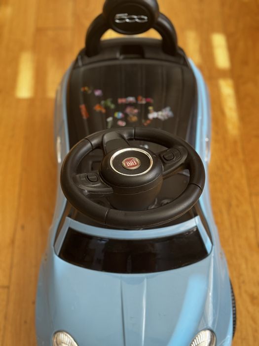 Детска кола за яздене FIAT 500 – със звуци и клаксон