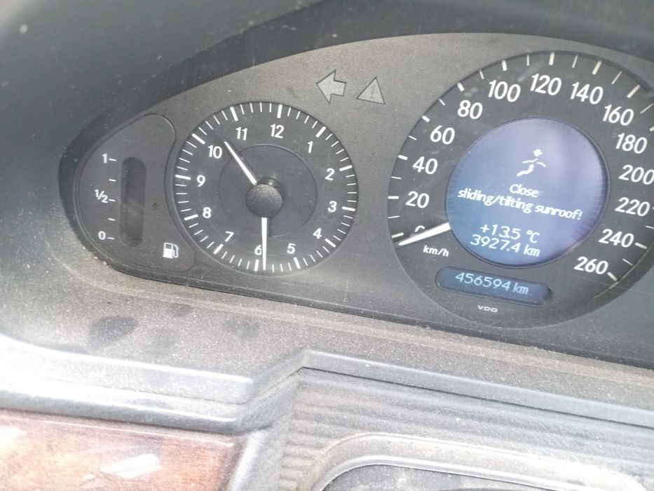 Mercedes E220 în stare buna