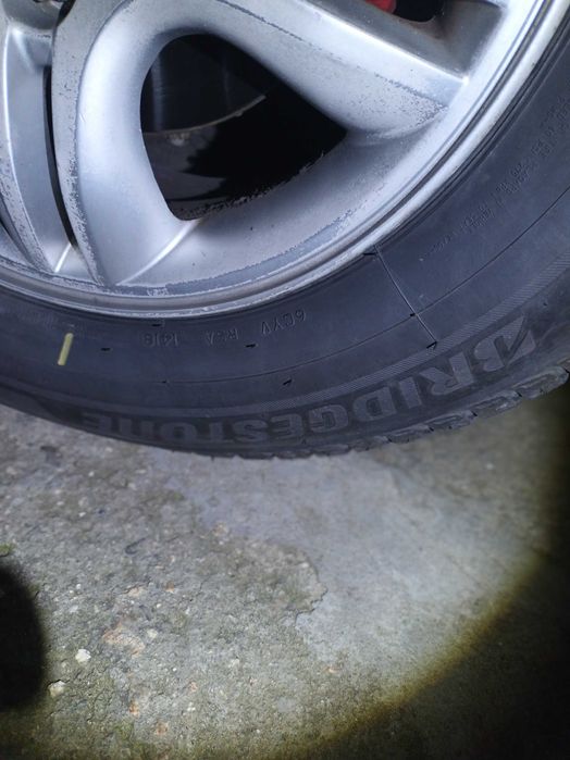 Зимни гуми за джип 215/70/R16 Bridgestone-140 лв за 4 броя!