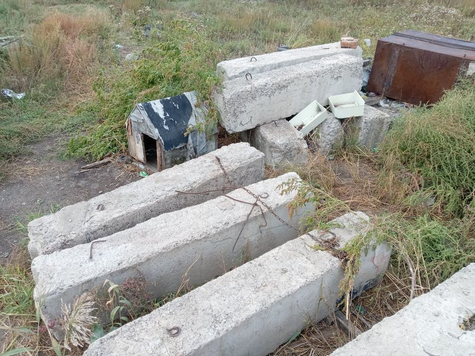 Бетонные блоки продам самовывоз не дорога