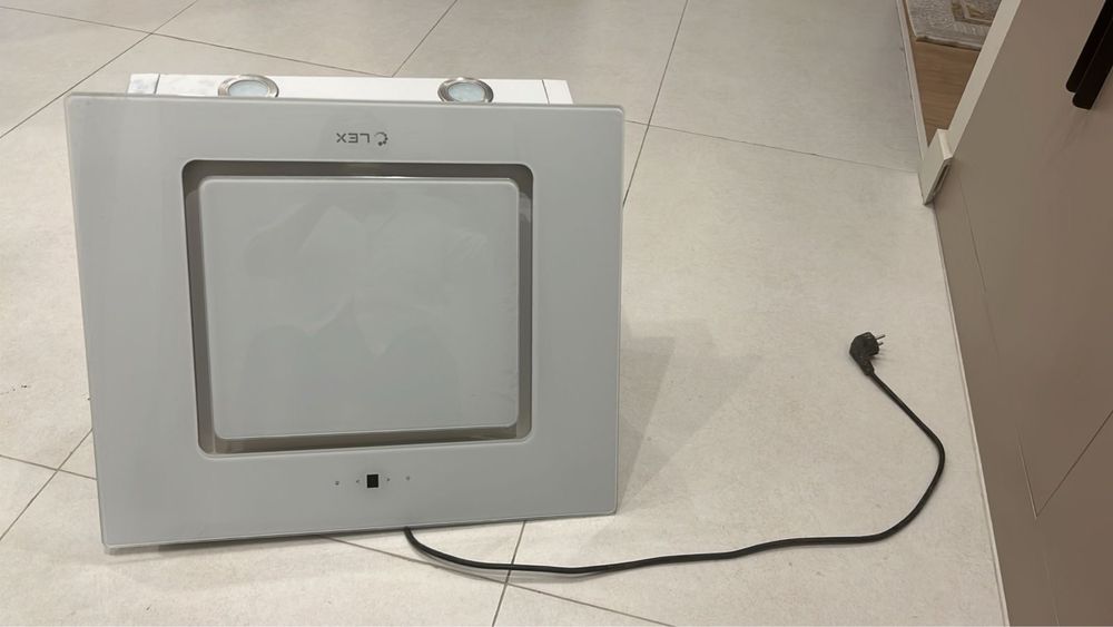 Продам вытяжку хорошую