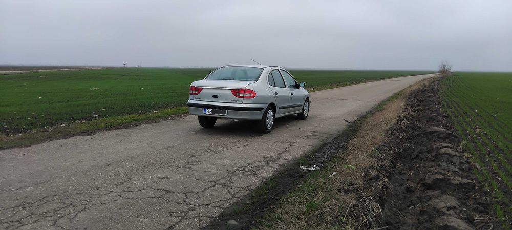 Renault. Megane. Benzină.