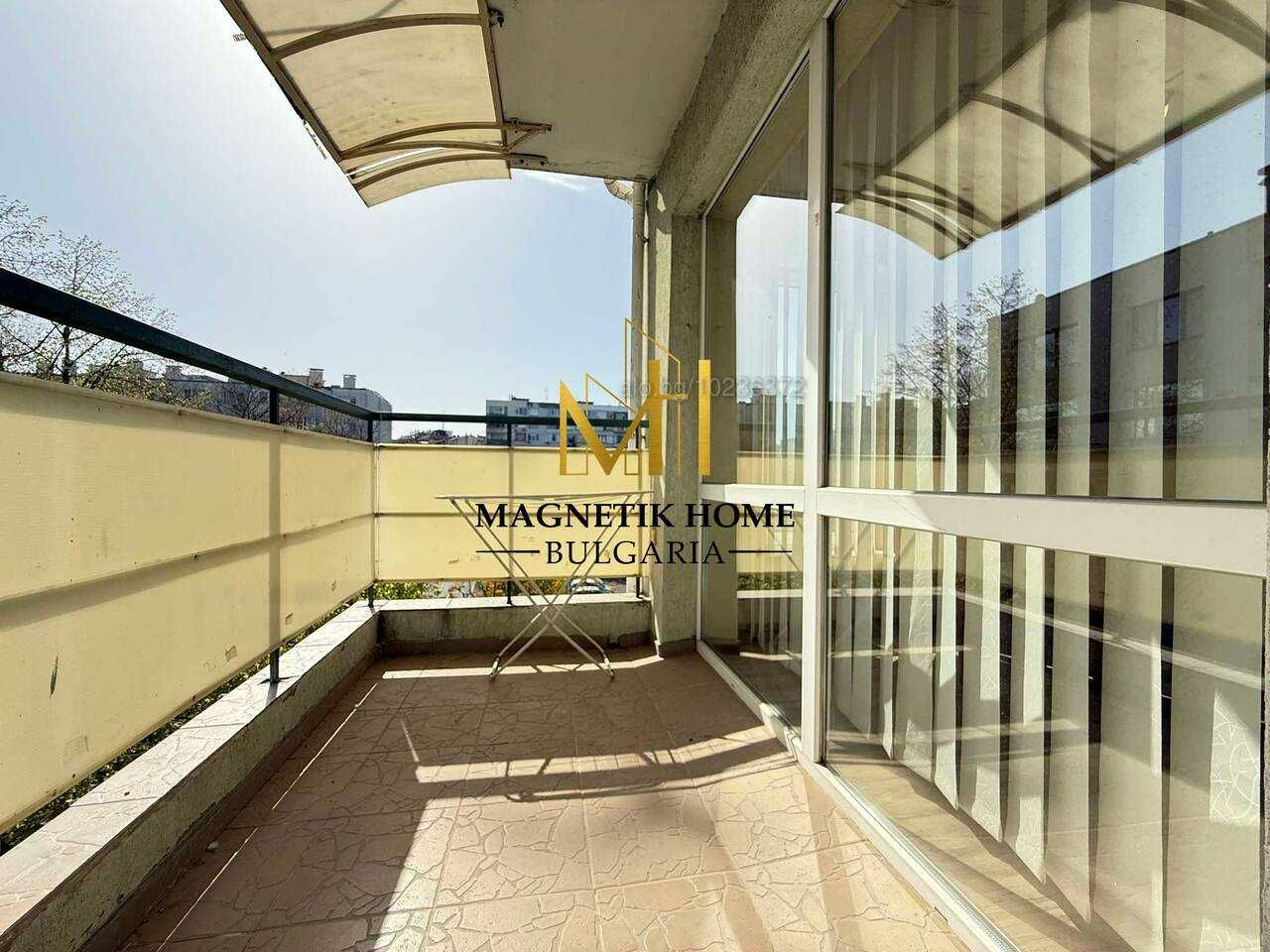 Разкошен ЧЕТИРИСТАЕН апартамент с 2 ПАРКОМЕСТА в ж.к. Лазур