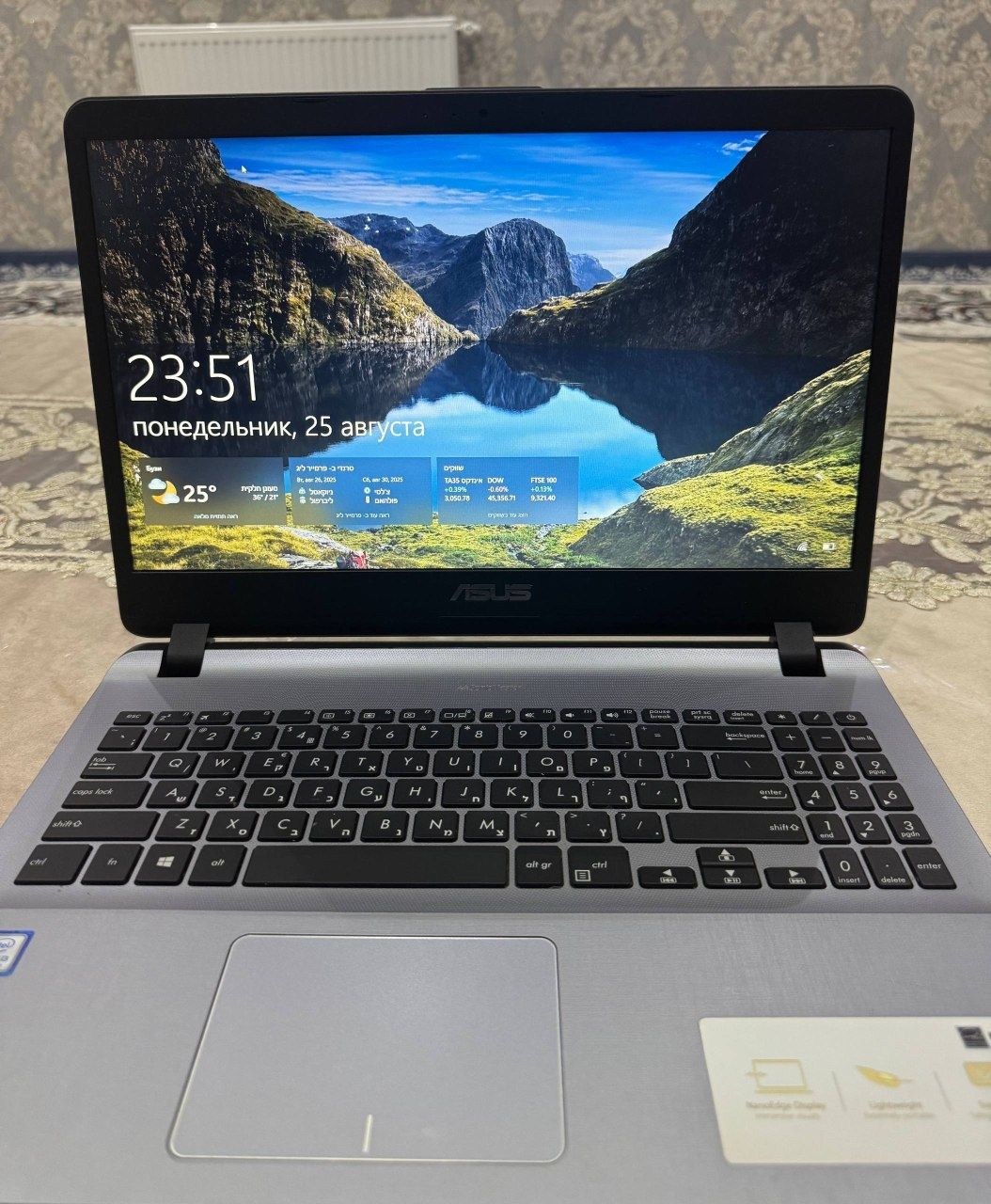 Продается ноутбук ASUS vivobook core i3 7thgen на SSD256