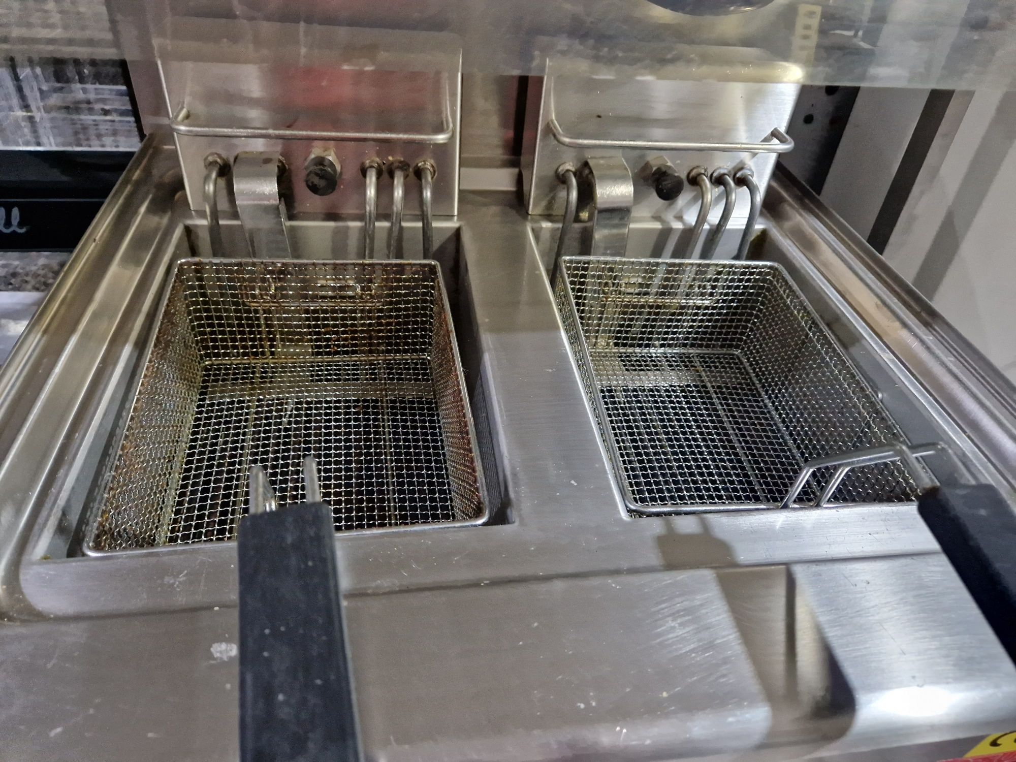 Friteuza inox de banc, capacitate mare, la 380v