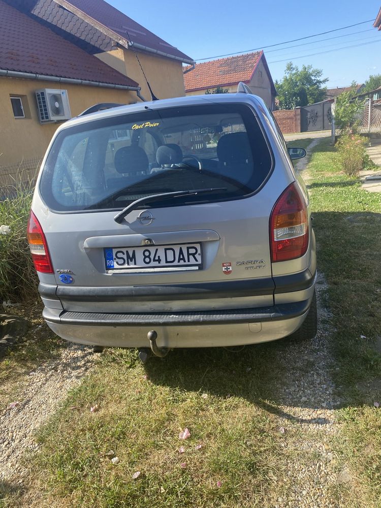 Vând Opel Zafira detalii la nr de telefon sau privat