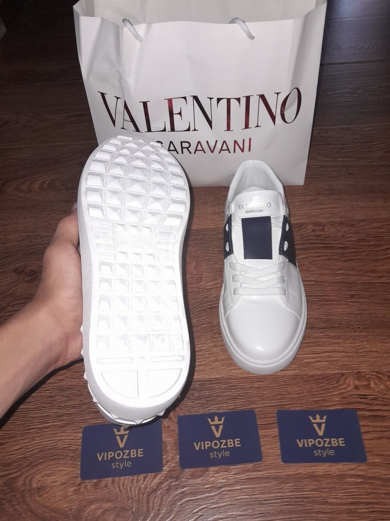 В НАЛИЧИИ Valentino Garavani