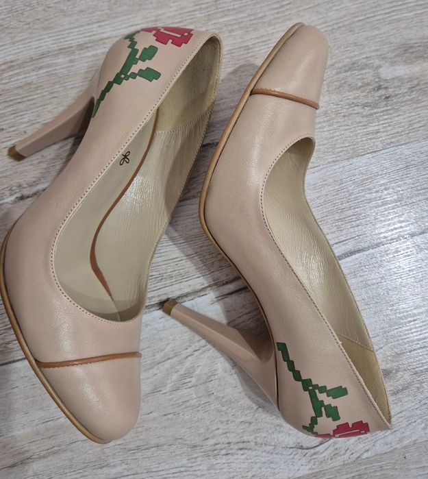 Pantofi stileto noi