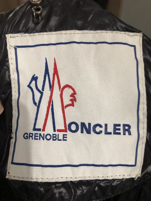 Продам куртку Moncler