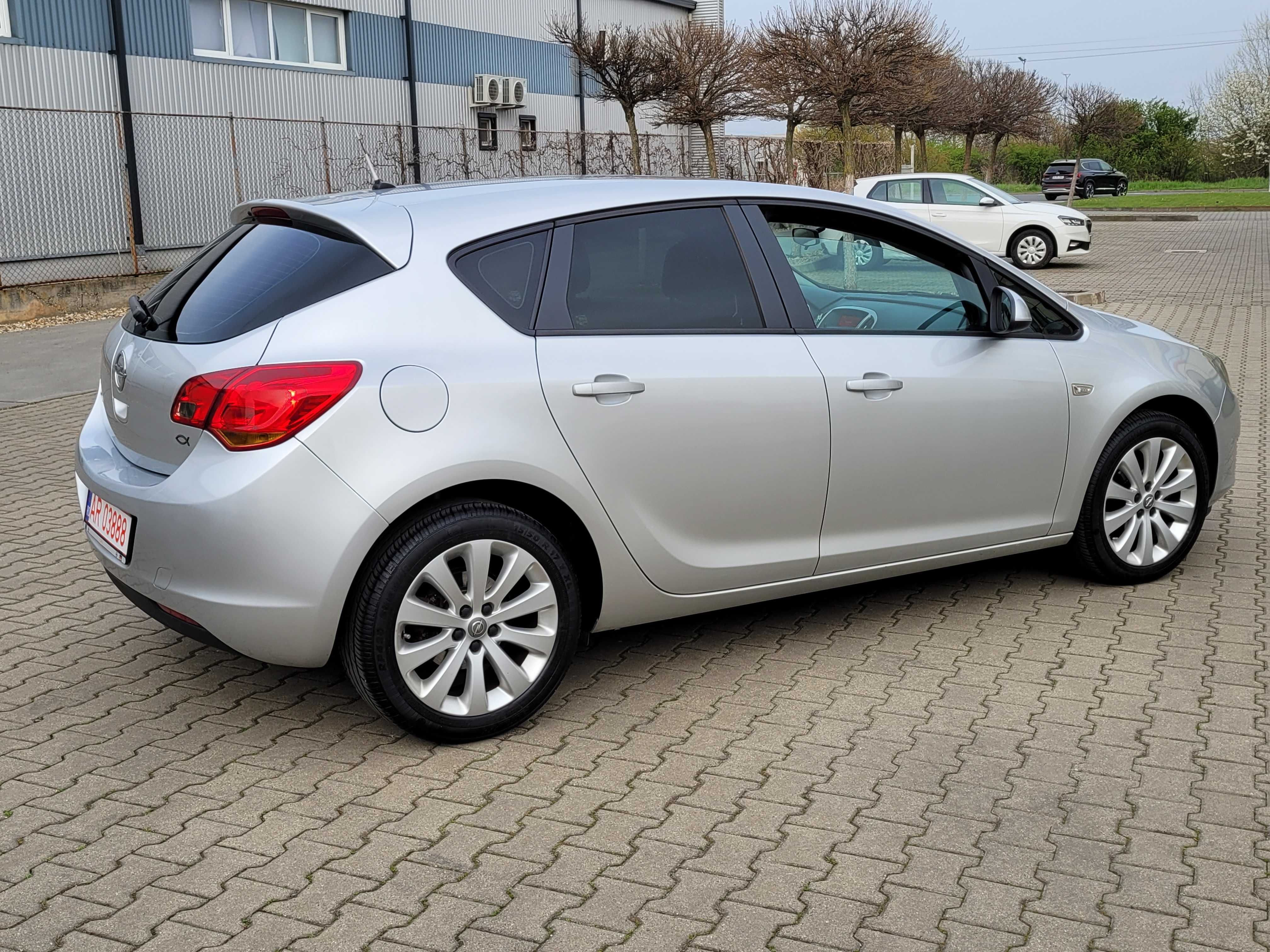 OPEL Astra J - an 2010 - euro 5