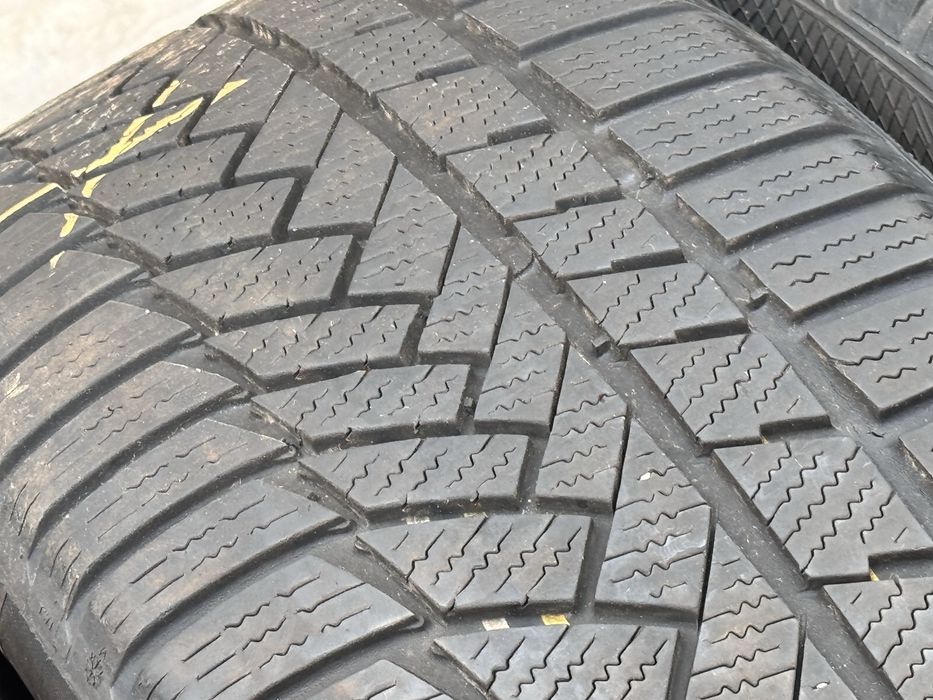 225/55/R17 Continental Winter 4бр зимни Run Flat dot3718