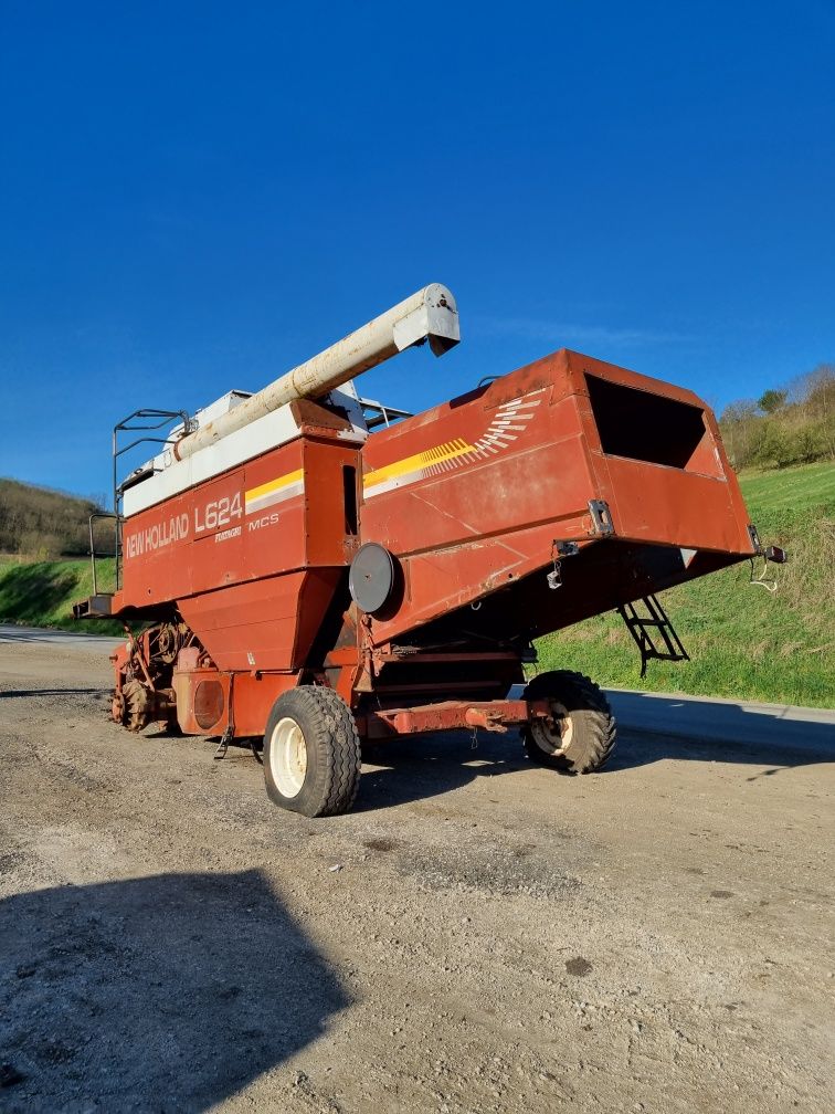 Dezmembram combina New Holland/Laverda 624 MCS